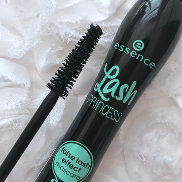 ايسنس ماسكراEssence LashPrincessFalseLashEffectMascara ، تأثير رموش الأميرة الإصطناعية